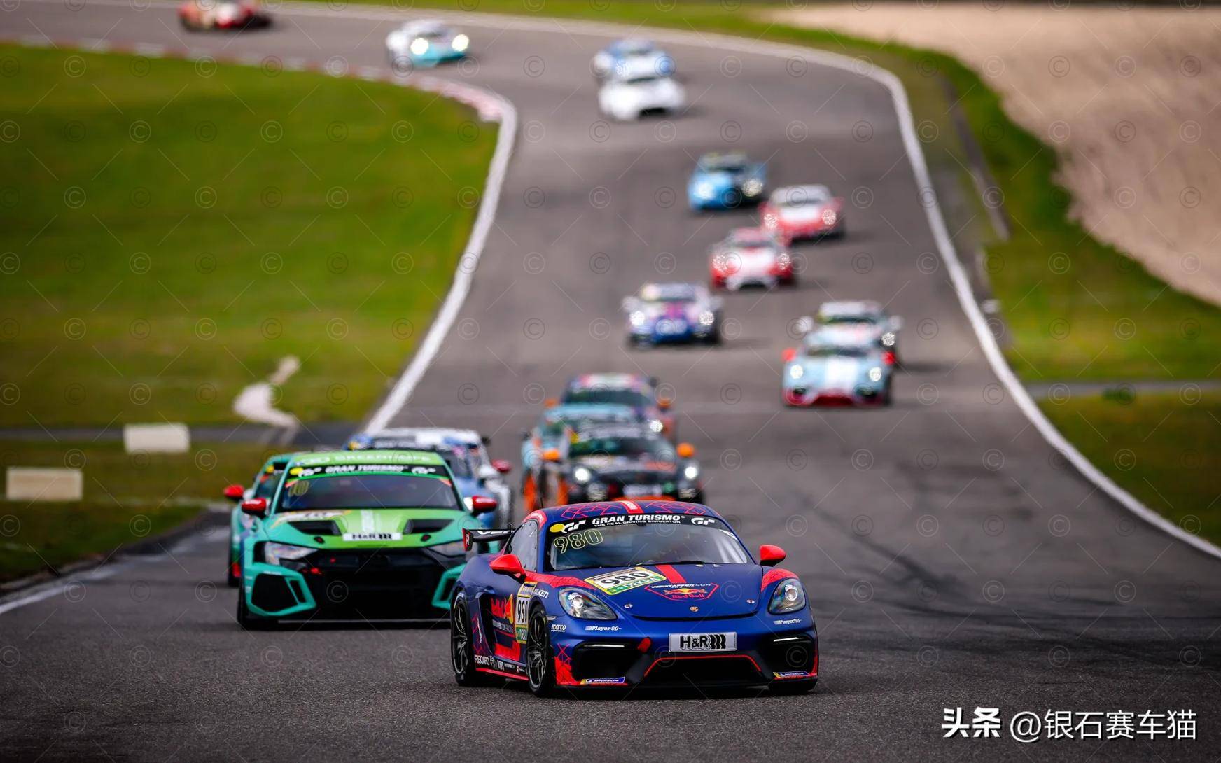 开云体育在线-梅赛德斯鏖战雷诺车队，维斯塔潘刷新纪录